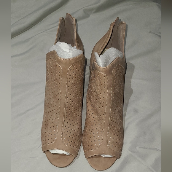 Tan Peep-Toe Block Heel Booties By Ana Size 10 Never Worn - Picture 2 of 6